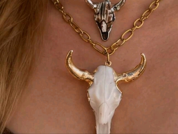 Jewelry - GoldBull Skull Necklace